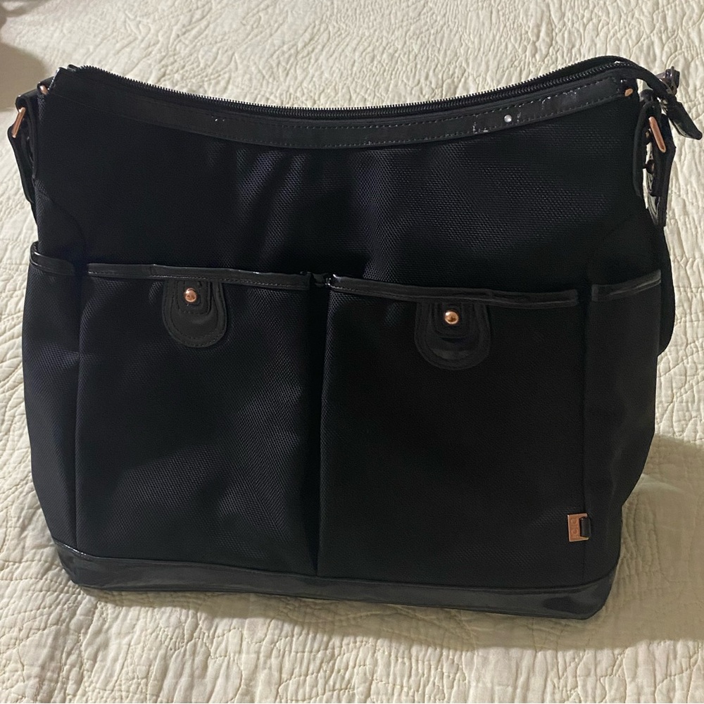 LIKE NEW OiOi Australia Baby/Diaper Bag Black & Gold